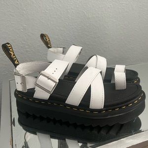 Dr. Martens Avery Sandal size 6 WOMENS!